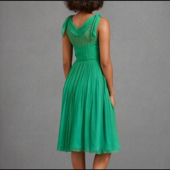 EmEraLd grEen dResS - Picture 4 of 13